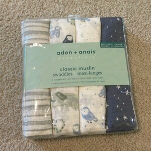 Aden+Anais muslin swaddles (4 swaddles in a pack, unopened)